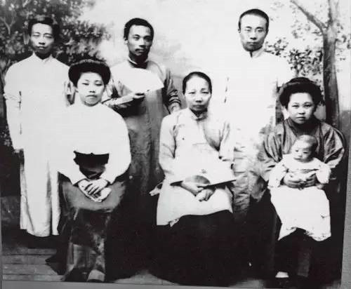 同时代@鲁迅生母一手培育周氏三杰,为何鲁迅病逝后她说“死得不算冤”