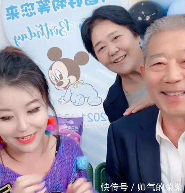 夫妻|“天赐宝宝”已两岁,两夫妻曾回应吃喝不愁,现在利用孩子挣钱