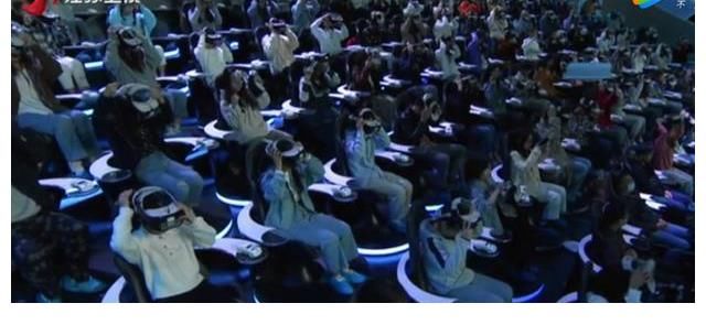 这档用大型抠像绿幕的综艺,把腾格尔和唐国强都整不会了