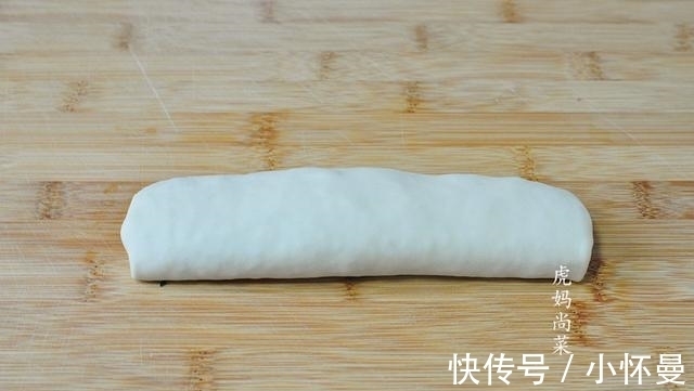 韭菜盒子|新式韭菜盒子,不用捏边,皮薄馅多又均匀,软嫩鲜香