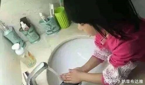 |幽默段子:丈夫出差回家,和女上司拿错了手机,打给老婆