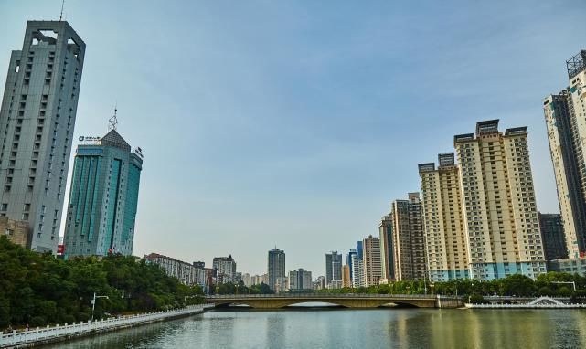 接盘侠|上海、重庆、济南房价又连涨了，11万炒房客快要乐极生悲了吧？