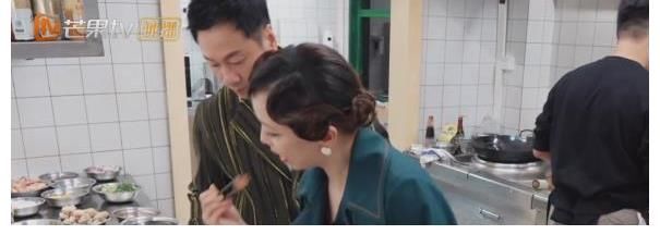 陈小春铁面无私,黎耀祥只能借钱买单,邓萃雯翻白眼注入灵魂