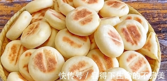 美味|牛奶小饼的“诞生记”,不需要一滴油就能做,美味又营养