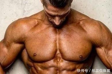 卧推|只练卧推,胸肌会很难看是吗?你所谓的卧推胸,其实是种妇科病