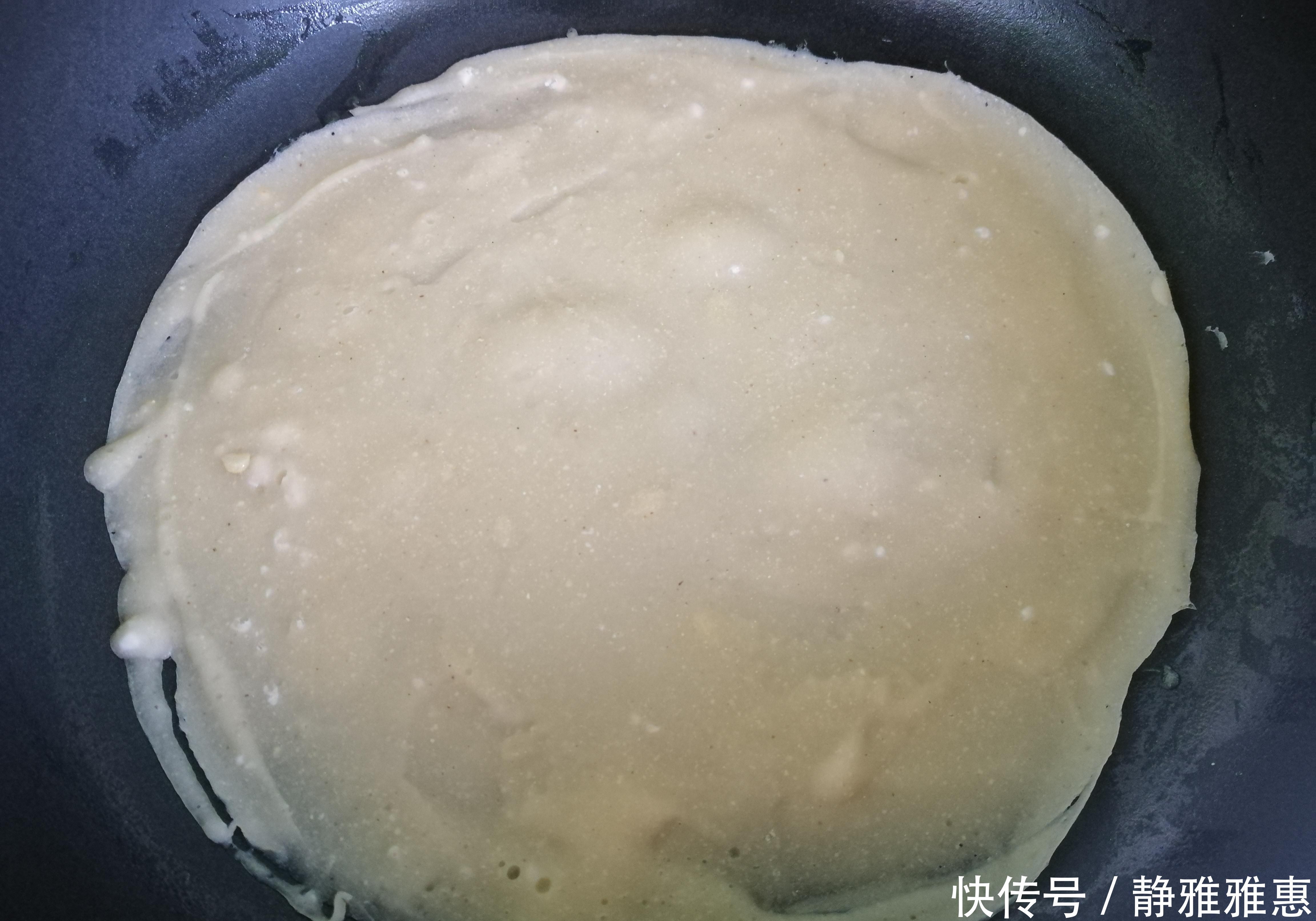 早餐就馋它,不和面不揉面,一煎一卷就搞定,孩子特爱吃