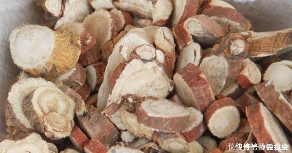 黄芪泡水|黄芪是个宝,泡水喝有哪些好处喝黄芪水的禁忌,早看早知道