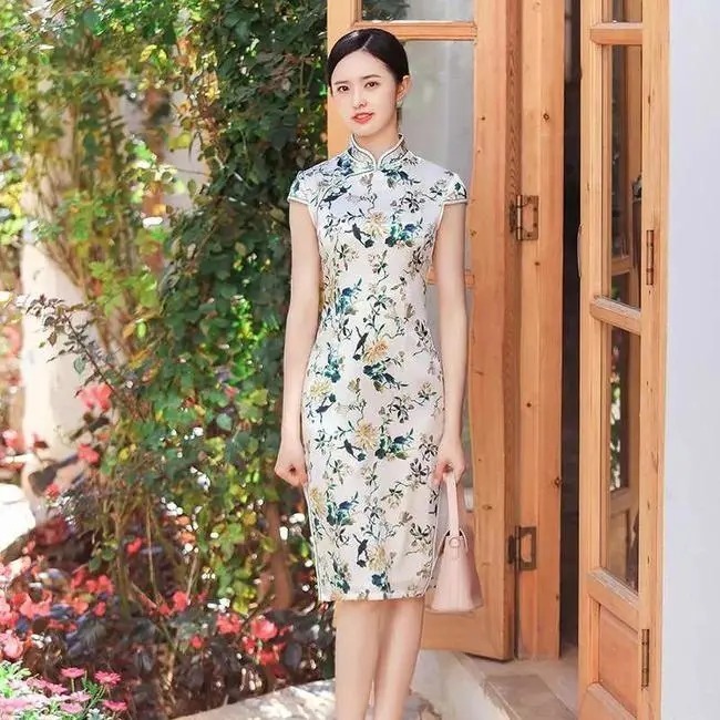 长河|旗袍两端为什么要开衩,会有什么好处?看怎么从历史长河中演变