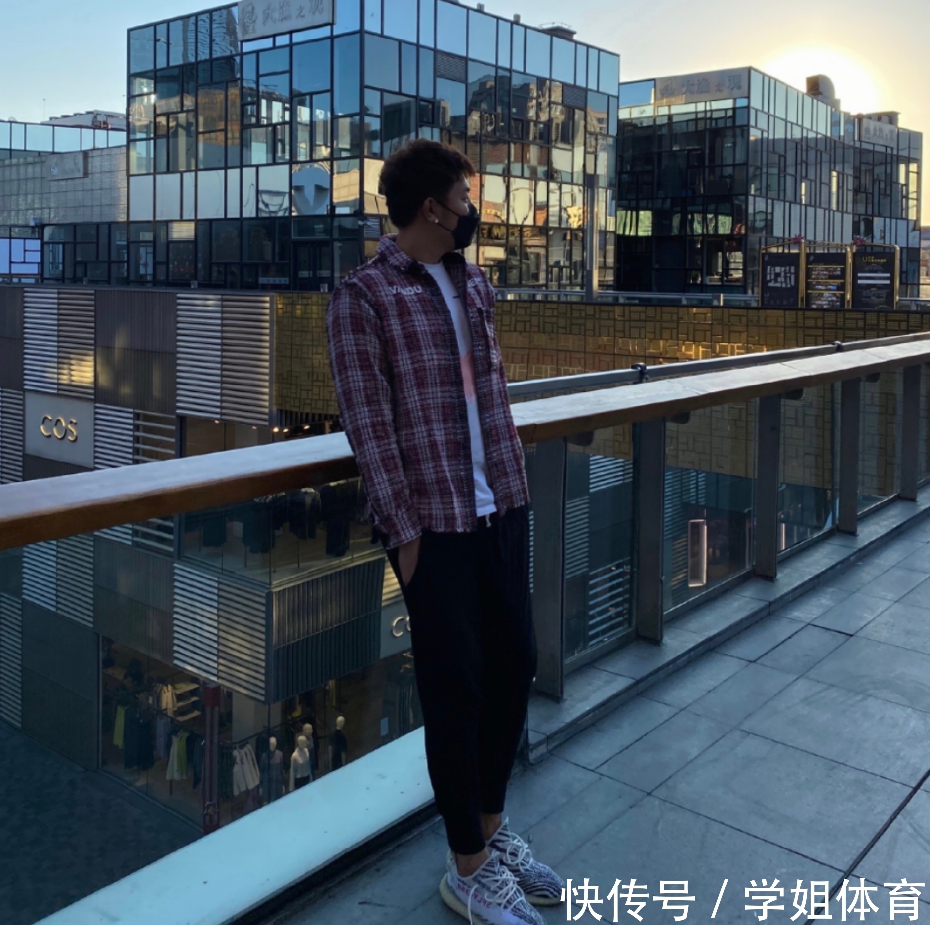 奥运冠军|1米5奥运冠军官宣恋情!男友身高1米8,曾被认为身高矮找不到男友