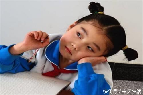 释义|老师让解释“守株待兔”,熊孩子只回答8个字,老师:不是我教的