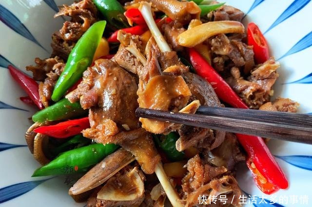 立秋后最爱吃这肉,25块钱一斤,不放一滴水,这样做味道最香