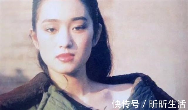 书法！巩俐为“中国女排”题写寄语，字里行间充满英气，令书法家都汗颜