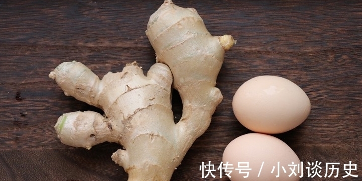 奶奶|生姜加鸡蛋,太实用了,邻居奶奶用了几十年的方法,长见识