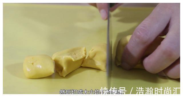 辅食|我家南瓜从不煮粥！比南瓜饼好吃百倍，宝宝吃完舔手指，肉都不换