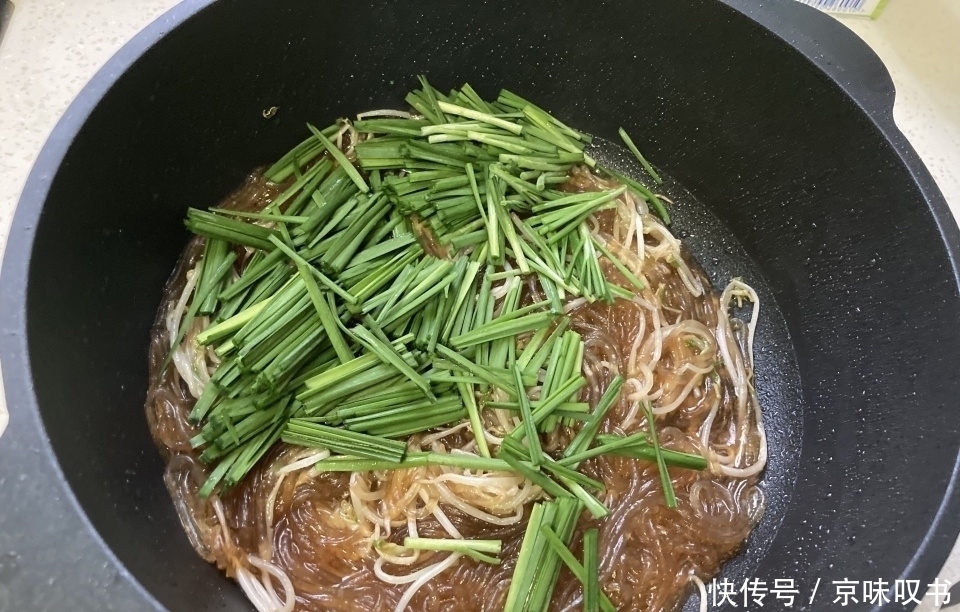 秋天|秋天此菜每周吃二次,清爽可口有筋道,简单省事,上桌就光盘