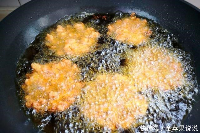 红薯这样做真好吃,一会就做一大盘,好吃的不得了,总是不够吃!