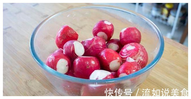 教你在家腌萝卜，酸甜脆爽又好看，做法简单快手，放12个月都不