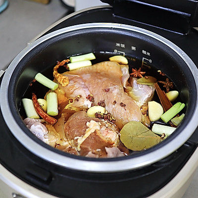 电饭煲炖肘子