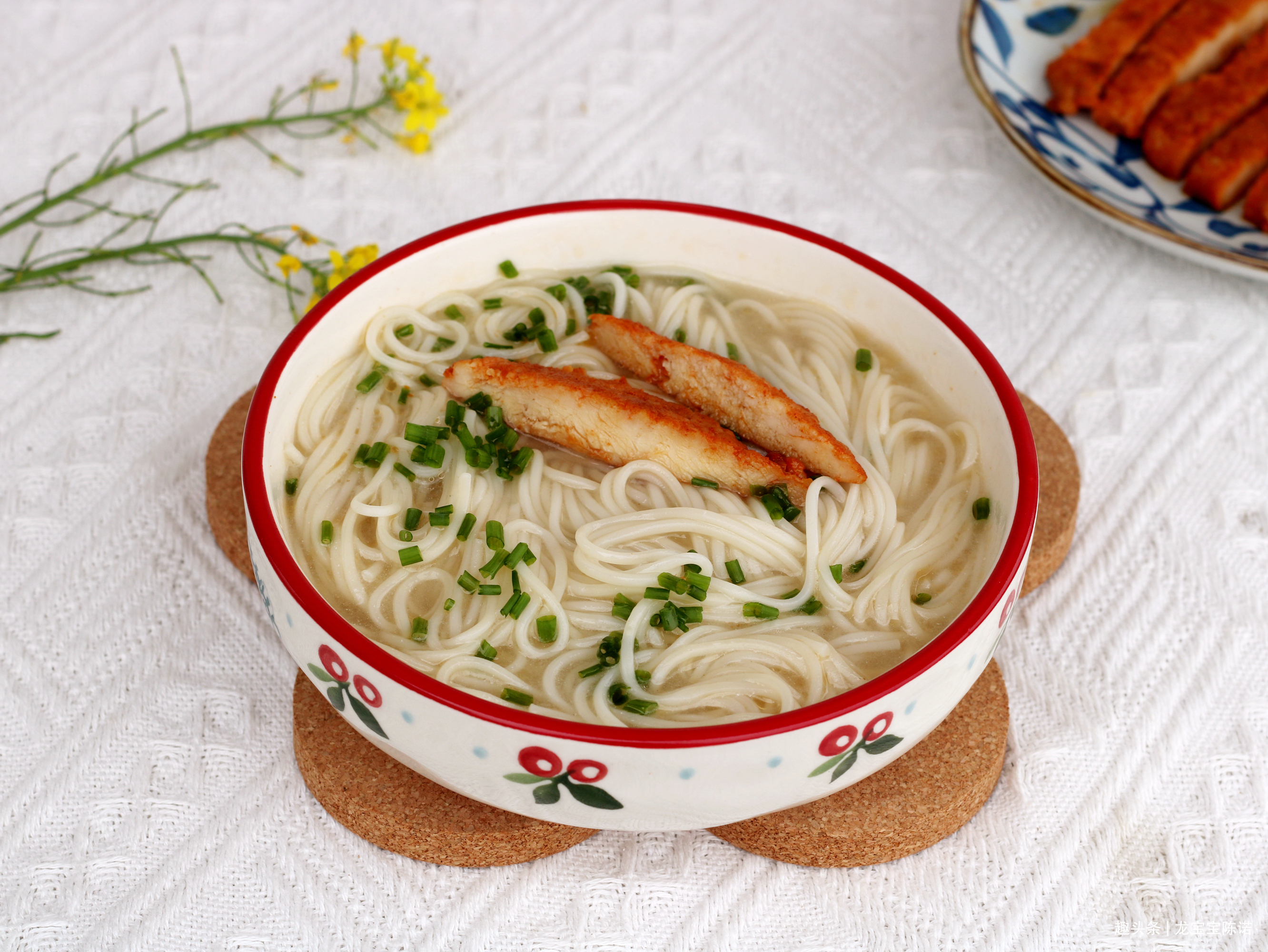 高中生的早餐,20分钟上桌,肉蛋面食都有,网友比我午餐还丰盛