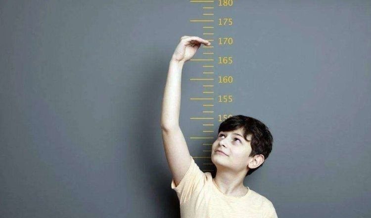 骨骼|孩子进入“猛长期”,身体会发出几种信号,千万别错过了