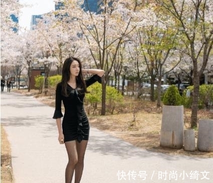 小姐姐|黑色连衣裙搭配黑色高跟鞋,气质优雅,时尚高贵