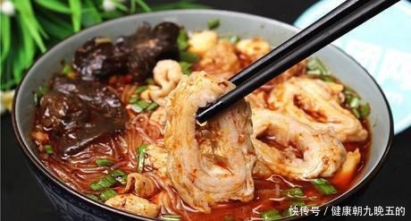 给西安人民一个馍,就能惊艳全世界!我后悔没在西安这样咥泡馍!