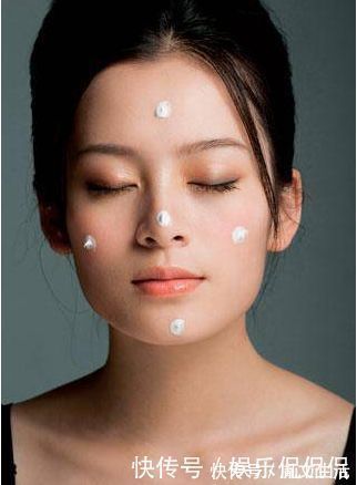 护肤|精华液早晚都得擦一问美容师,好多人弄错,皮肤变差还浪费钱!