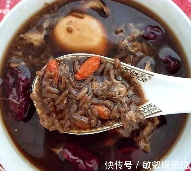 阿胶|“穷人的阿胶”简单易得，每天吃一碗，色斑没了，皮肤水灵