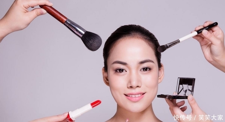 年纪|女人不管年纪多大,教你5招化淡妆!不是吹,效果快又漂亮