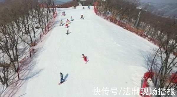 宝清县|双鸭山9岁小女孩穿汉服滑雪，美翻了