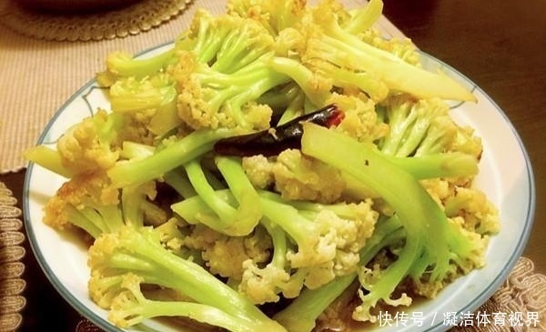 花菜|炒花菜第一步,不是焯水,多加一步,花菜又香又脆,家人的最爱!