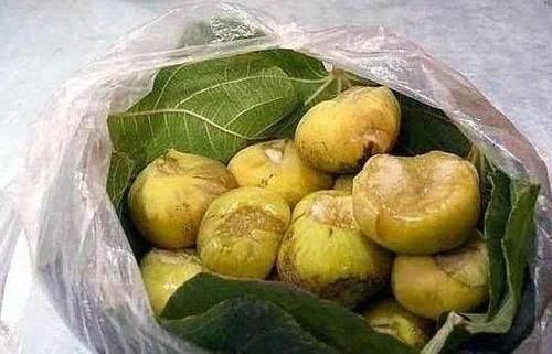  大爷街头卖“黄土豆”又丑又烂1个卖3元，却遭到哄抢