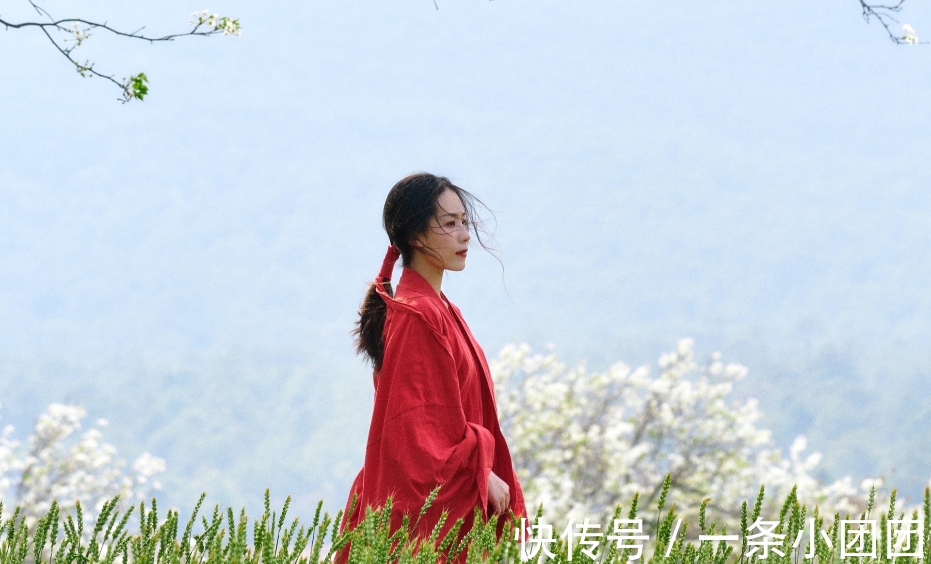 格律$五言格律:雁去寒江远,云沉细浪愁。疏林添暮色,谁伫望浮鸥