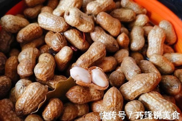 花生|生花生和熟花生,哪个更营养提醒5类人最好少碰,别不当回事