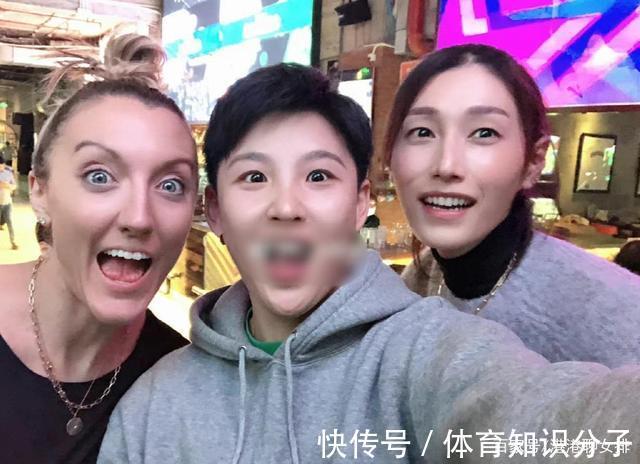 团聚|女排名将张磊晒团聚照,金软景、拉尔森不日将离开,球迷:不舍