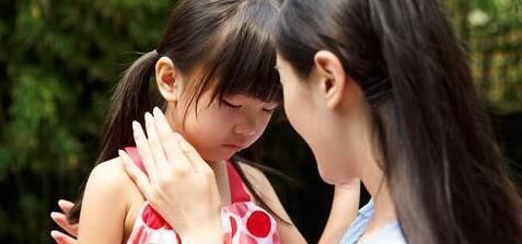 安全意识|4岁娃在客厅玩,一声“咚”,妈妈从厨房跑出,孩子倒在了血泊里