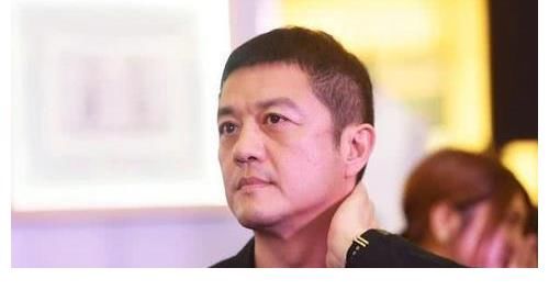 李亞鵬辟謠某地產(chǎn)項(xiàng)目為爛尾盤惹爭議 網(wǎng)友：你欠款怎么沒辟謠？