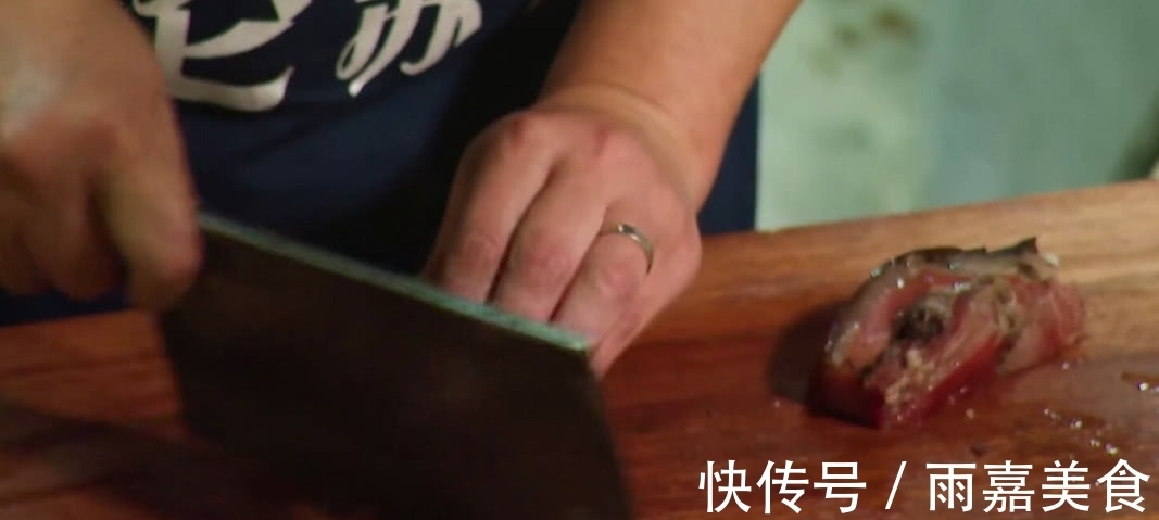 张钧甯|向往的生活黄磊每天要炒一碗腊肉,看他放的配料,难怪陈伟霆不吃