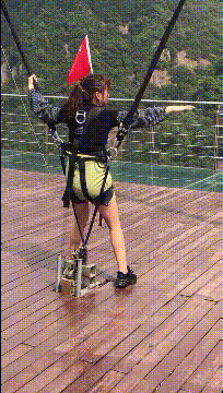 |搞笑GIF段子:妹子,你的脚颤抖的那么厉害,确认还玩么