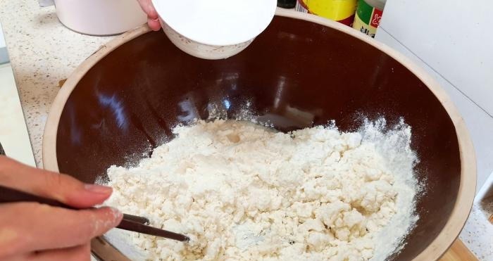 馅饼|此菜一年四季都便宜,秋天要多给孩子吃,钙含量极高,烙馅饼真香