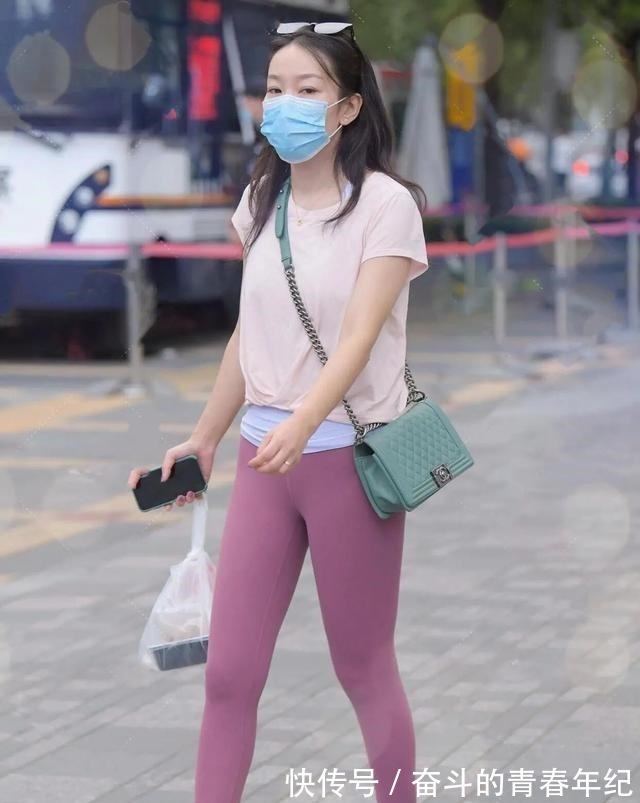 穿搭 自然随性的打底裤穿搭更显大气时尚感,不同的款式风格,又美又飒!