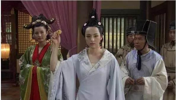 登上|刘娥实现了皇后的梦想,甚至登上了可与吕后、武后媲美的事业顶峰!