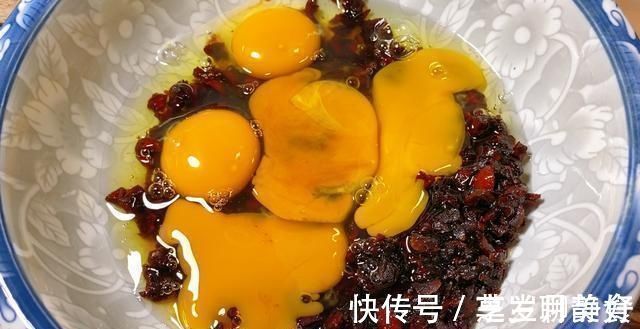 红枣性温|秋天,吃梨吃银耳都不如多吃它,坚持每天吃几颗,精神满满过秋天