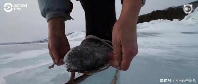老年|80岁奶奶独居贝加尔湖畔,零下40℃,出门靠溜冰,喝水靠凿冰,网友:是个狠人!