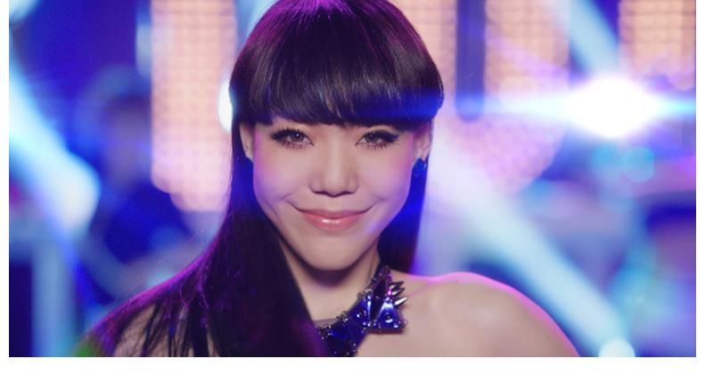 “失宠”的吴莫愁：从1.3亿代言费到小县城卖唱，她得罪了谁？