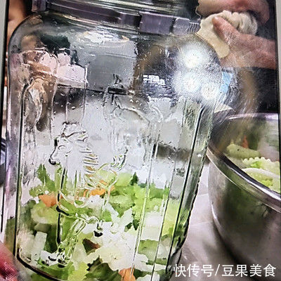 花生米|吃了这碗爽口小咸菜，一口下肚感觉超暖