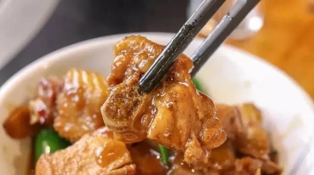 发现|一家10口去吃柴火鸡,268元以为捡到便宜结账才发现有“猫腻”