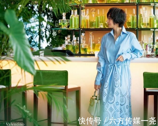 女人|50岁女人拒绝“老气装”，穿对了服饰，选对色彩，展现中年魅力