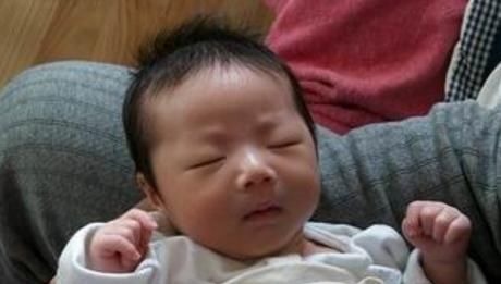 带娃|儿科医生家长的3种睡前带娃习惯,让娃将来难长个,别不在意