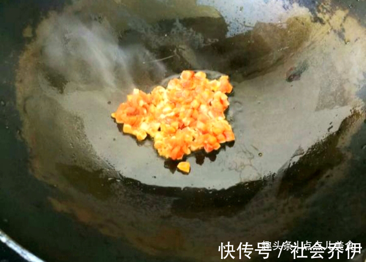 小碗|玉米面搭配各种时蔬,做出既有颜值营养又均衡玉米小碗,口感超棒